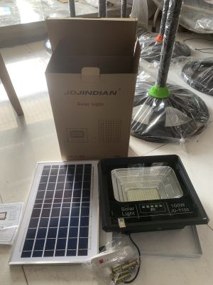 đèn năng lượng mặt trời