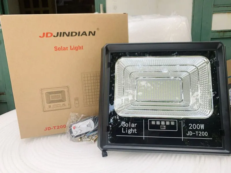 Đèn Năng Lượng Mặt Trời 200W Jindian JD-T200 - chính hãng sáng lâu 8-12 tiếng