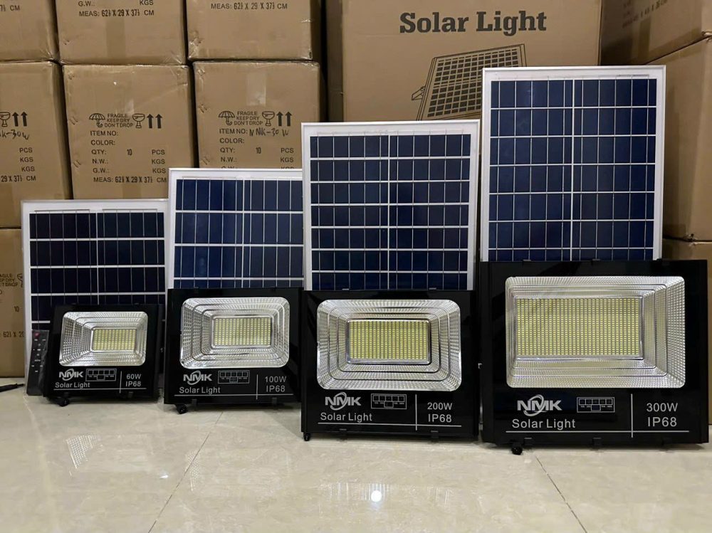 Mua đèn năng lượng mặt trời | 100w – 200w – 300w [ chính hãng chỉ từ 450K ]